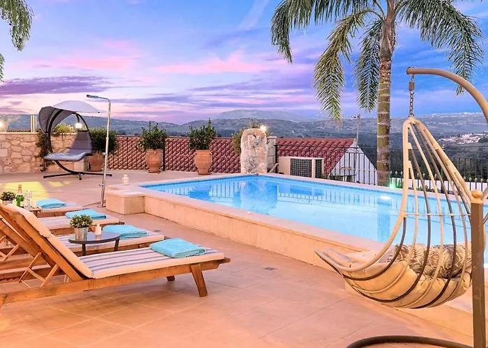 Steve Kois Heated Pool 干尼亞