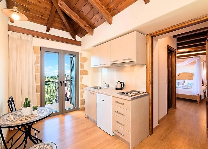 Steve Kois Heated Pool 干尼亞